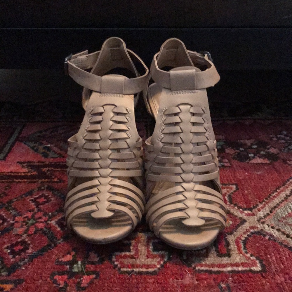 Perfect condition Tan boho chunky heels